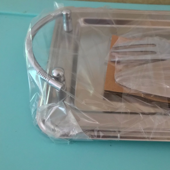 Stainless steel serving tray from ulta - Picture 5 of 6